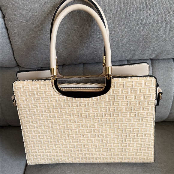 Gucci Cream and Black Satchel Bag - Picture 2 of 4